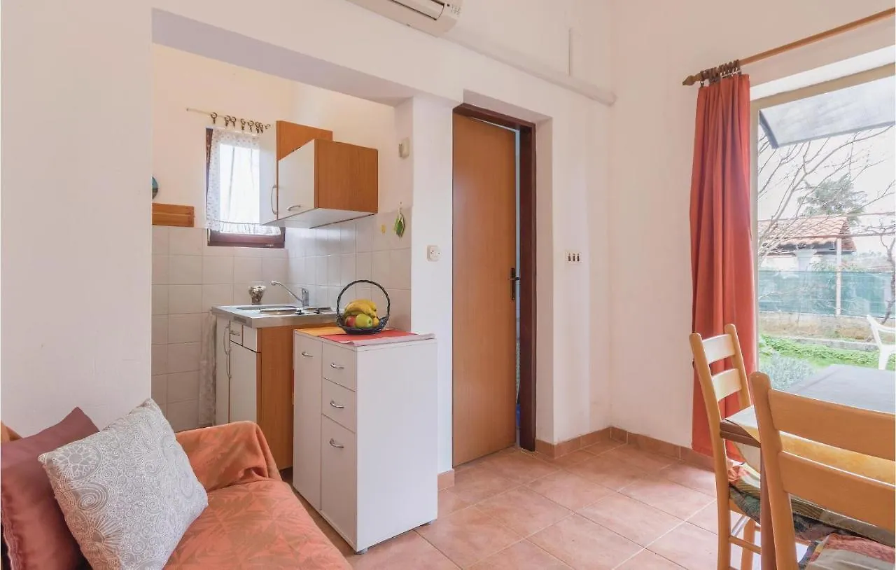 Gorgeous Apartment In Medulin With Kitchen